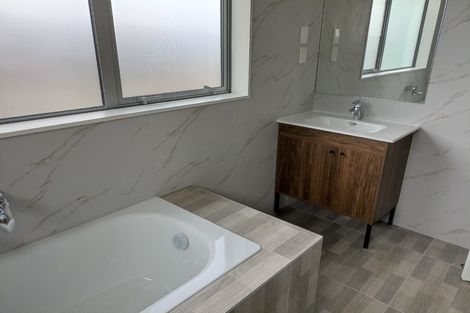 Photo of property in 51 Umu Place, Mangere, Auckland, 2022