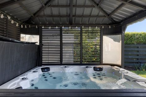 Photo of property in 18 Lotus Avenue, Mount Maunganui, 3116