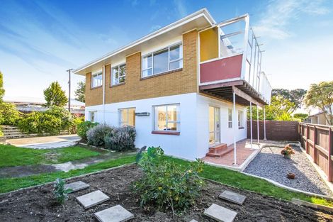Photo of property in 4/100 Titirangi Road, New Lynn, Auckland, 0600