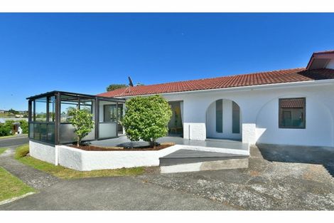 Photo of property in 52a Albatross Road, Red Beach, 0932