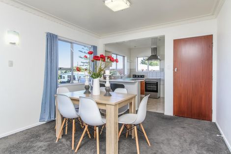 Photo of property in 4/100 Titirangi Road, New Lynn, Auckland, 0600