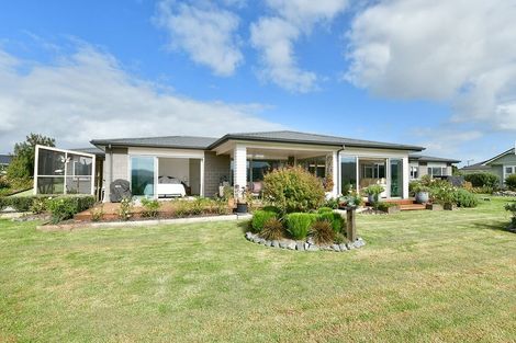Photo of property in 28 Awatiro Drive, Kaukapakapa, 0871