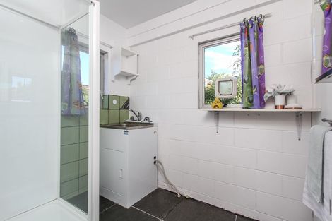 Photo of property in 4/100 Titirangi Road, New Lynn, Auckland, 0600