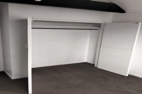 Photo of property in 112 Akaroa Drive, Maupuia, Wellington, 6022