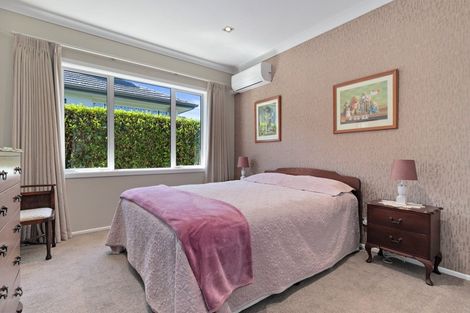 Photo of property in 12 Amberley Place, Flagstaff, Hamilton, 3210