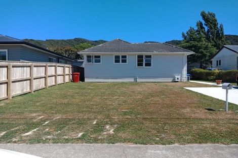 Photo of property in 39 Totara Street, Wainuiomata, Lower Hutt, 5014