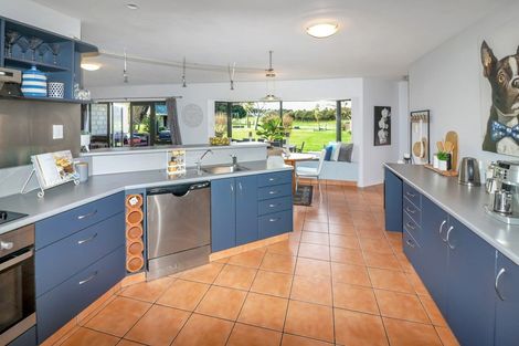 Photo of property in 75 Adelaide Road, Dannevirke, 4978