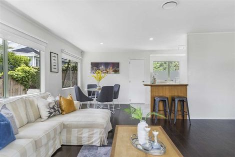 Photo of property in 2/4 Gibraltar Street, Howick, Auckland, 2014