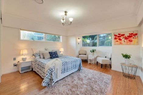 Photo of property in 29 Raymond Terrace, Northcote, Auckland, 0627