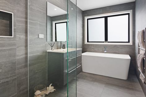 Photo of property in 9 Koiora Lane, Long Bay, Auckland, 0630