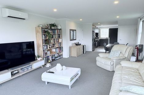 Photo of property in 12a Discovery Place, Marfell, New Plymouth, 4310