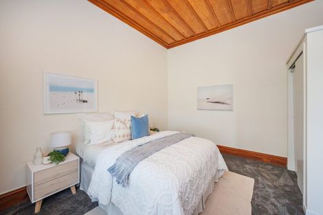 Photo of property in 215 College Street, West End, Palmerston North, 4412