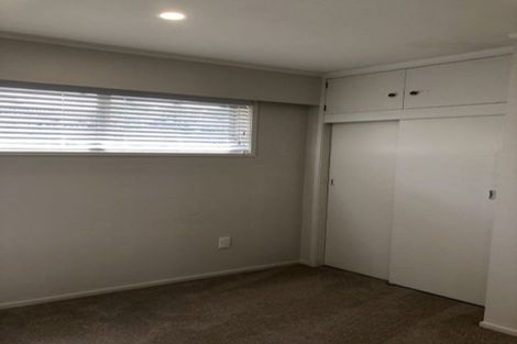 Photo of property in 2/7 Ian Place, Glendene, Auckland, 0602