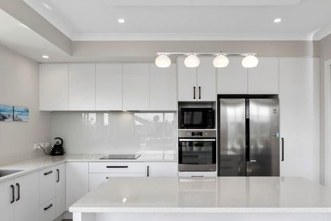 Photo of property in 31 Kayelene Place, Omokoroa, 3114