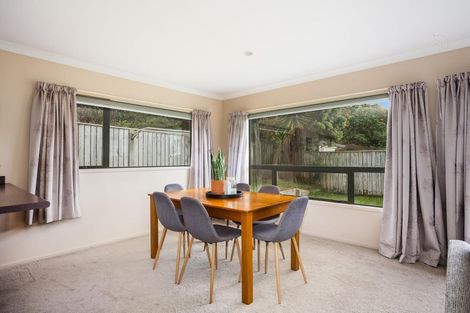 Photo of property in 9 Aspiring Terrace, Aotea, Porirua, 5024