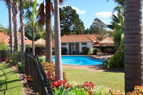 Photo of property in 36 Gillett Place, Botany Downs, Auckland, 2014