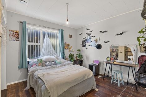 Photo of property in 83 Tukapa Street, Westown, New Plymouth, 4310