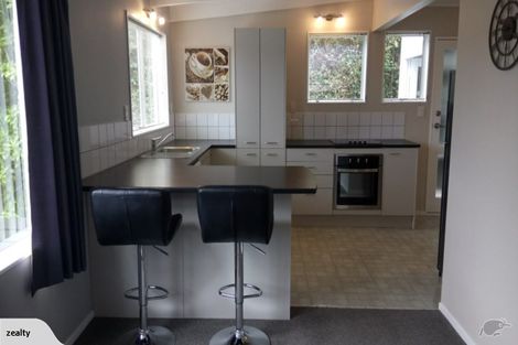 Photo of property in 5a Robert Street, Newlands, Wellington, 6037