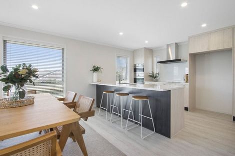 Photo of property in 17 Te Kaka Place, Omokoroa, 3114