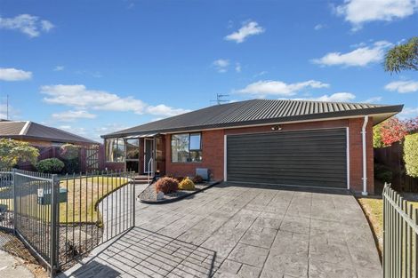 Photo of property in 21 Mulberry Place, Redwood, Christchurch, 8051