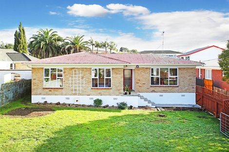 Photo of property in 11 Kayes Road, Pukekohe, 2120