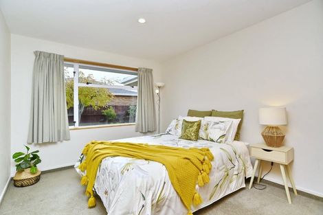 Photo of property in 31 Creese Place, Redwood, Christchurch, 8051