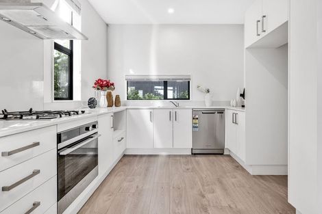 Photo of property in 15 Battalion Drive, Papakura, 2110