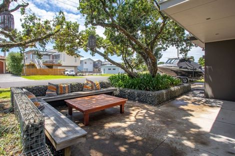 Photo of property in 217b Beverley Terrace, Whangamata, 3620