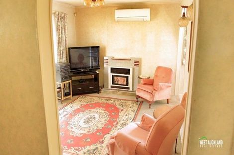 Photo of property in 26 Crystal Avenue, Glendene, Auckland, 0602