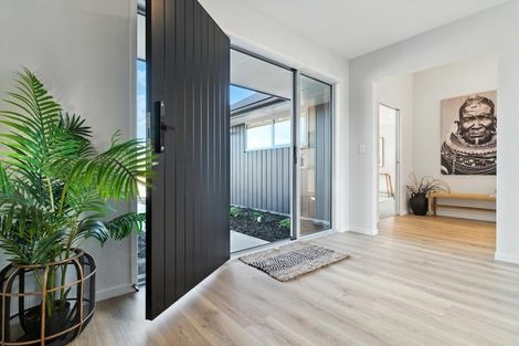 Photo of property in 9 Silverwood Lane, Leamington, Cambridge, 3495