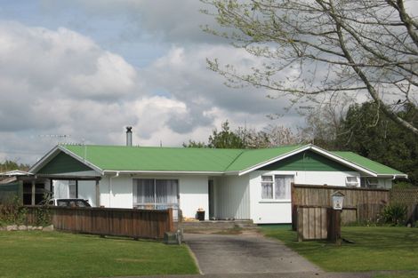 Photo of property in 6 Virgo Place, Kawaha Point, Rotorua, 3010