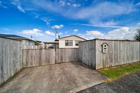 Photo of property in 13 Bone Crescent, Hawera, 4610