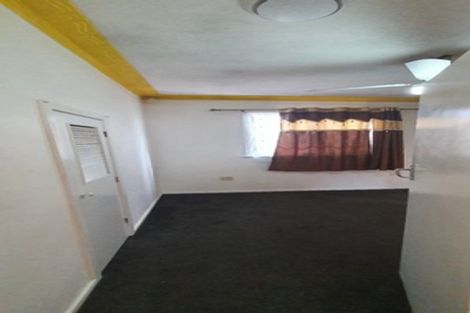 Photo of property in 385 West Coast Road, Glen Eden, Auckland, 0602