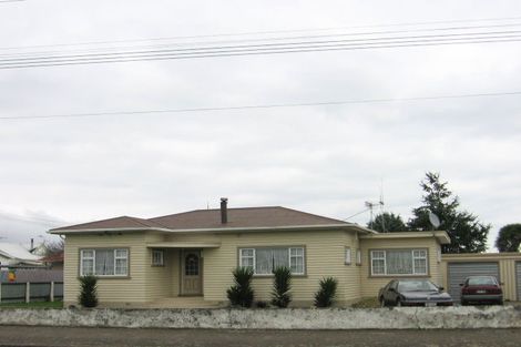 Photo of property in 27 Mako Mako Road, Levin, 5510