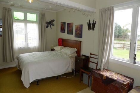 Photo of property in 2 Dawick Street, Foxton Beach, Foxton, 4815