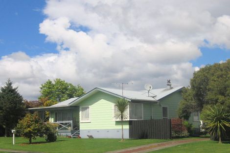 Photo of property in 21 Chaucer Place, Owhata, Rotorua, 3010
