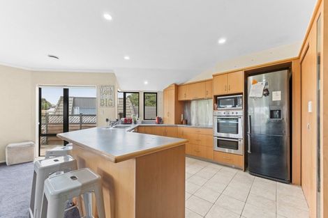 Photo of property in 10 Saint Ives Grove, Whalers Gate, New Plymouth, 4310