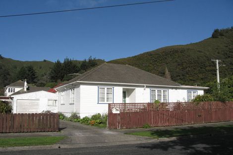 Photo of property in 31 Newcombe Street, Naenae, Lower Hutt, 5011