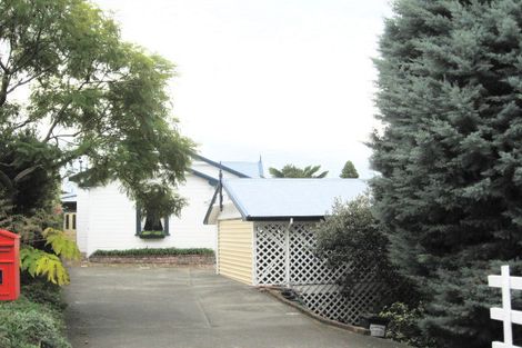 Photo of property in 1 Goldsmith Terrace, Hospital Hill, Napier, 4110