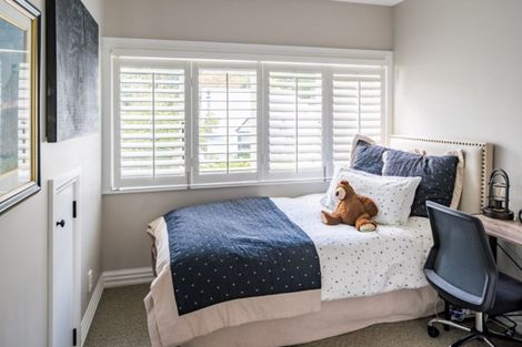 Photo of property in 21 Nikau Street, Eastbourne, Lower Hutt, 5013