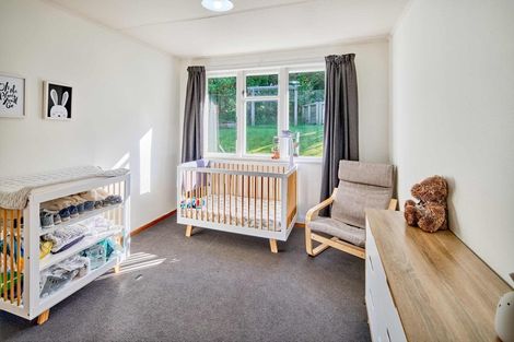 Photo of property in 52 Owhiti Street, Titahi Bay, Porirua, 5022