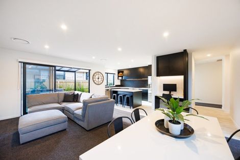 Photo of property in 58 Kanuka Drive, Hokowhitu, Palmerston North, 4410