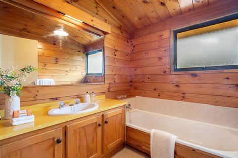 Photo of property in 2a Takarunga Road, Devonport, Auckland, 0624