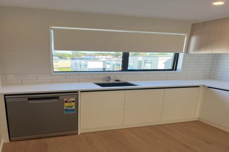 Photo of property in 72 Tukari Lane, Mangere Bridge, Auckland, 2022