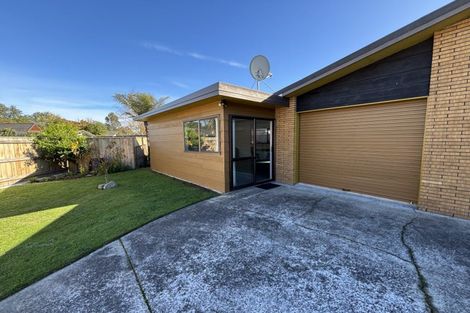 Photo of property in 2 Humphries Place, Awapuni, Palmerston North, 4412