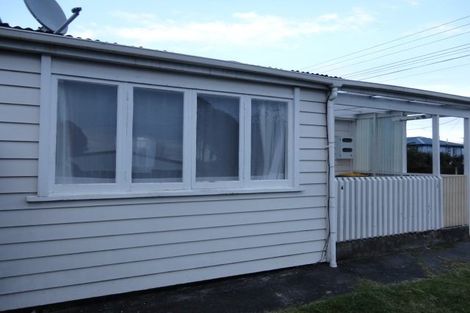 Photo of property in 19 Archibald Road, Kelston, Auckland, 0602