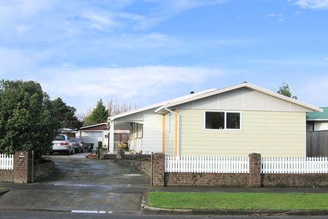 Photo of property in 5 Mokau Place, Terrace End, Palmerston North, 4410