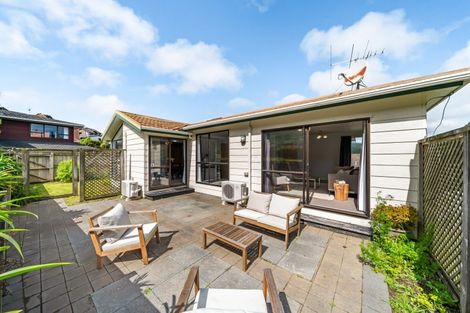 Photo of property in 14 Cullen Place, Tawa, Wellington, 5028