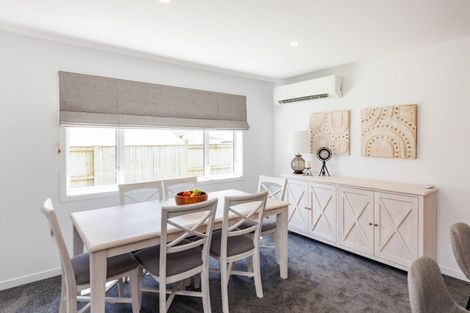 Photo of property in 23 Vaucluse Heights, Fitzherbert, Palmerston North, 4410