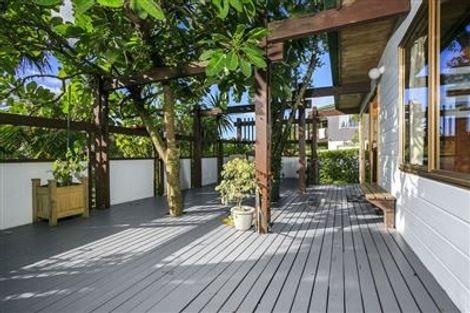 Photo of property in 36 Awaruku Road, Torbay, Auckland, 0630